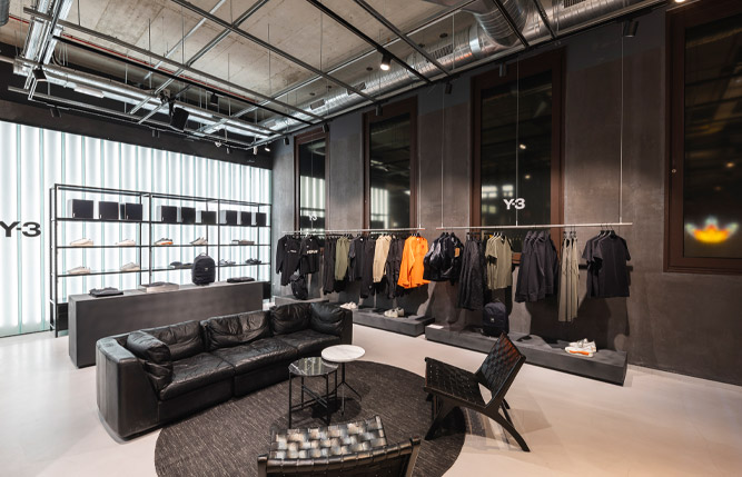 Contiene director Paisaje adidas flagship store Barcelona, el nuevo hot spot de la marca.